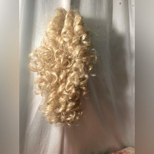 Beautiful clip in hair Spiral curls Golden locks